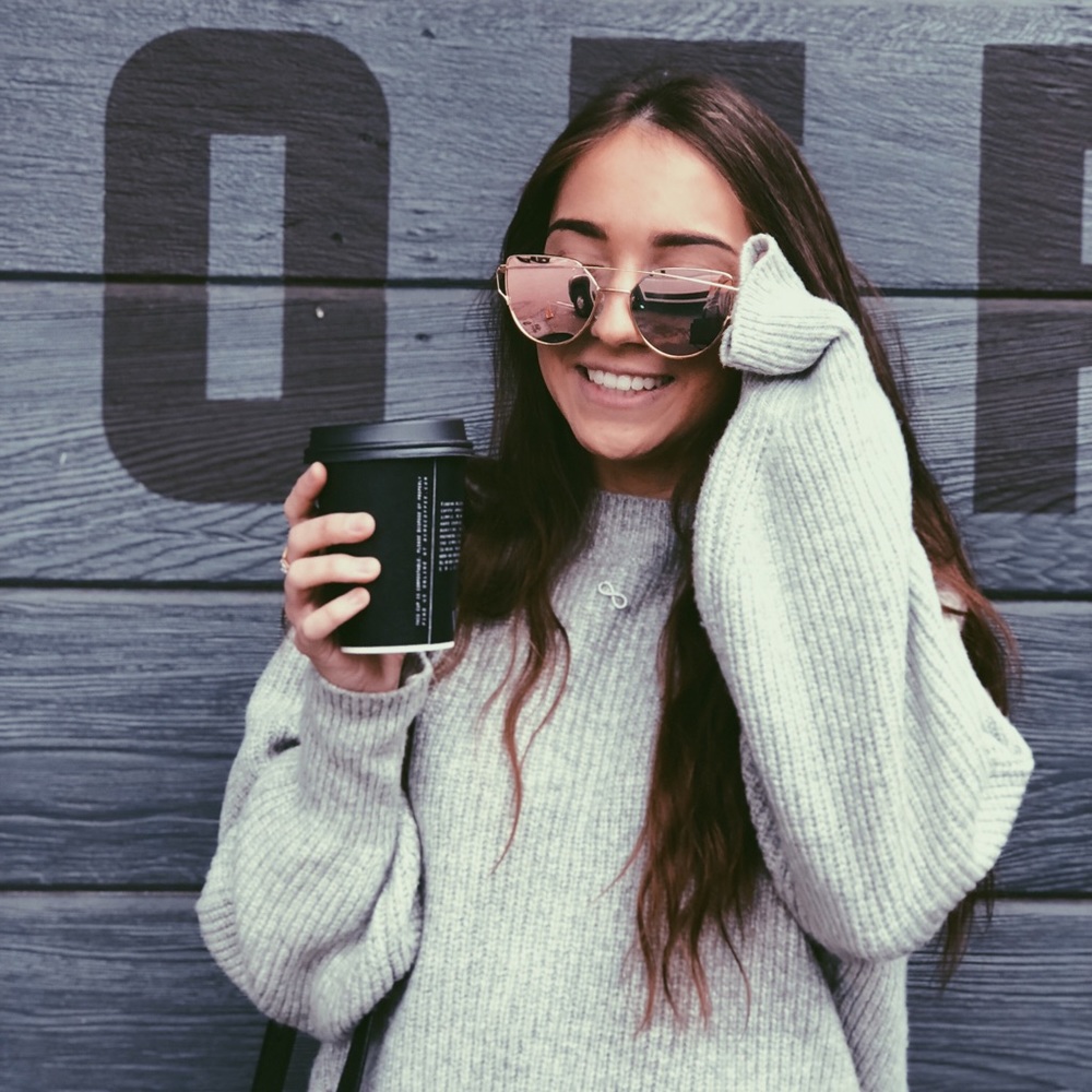 Meet your Posher, Momo